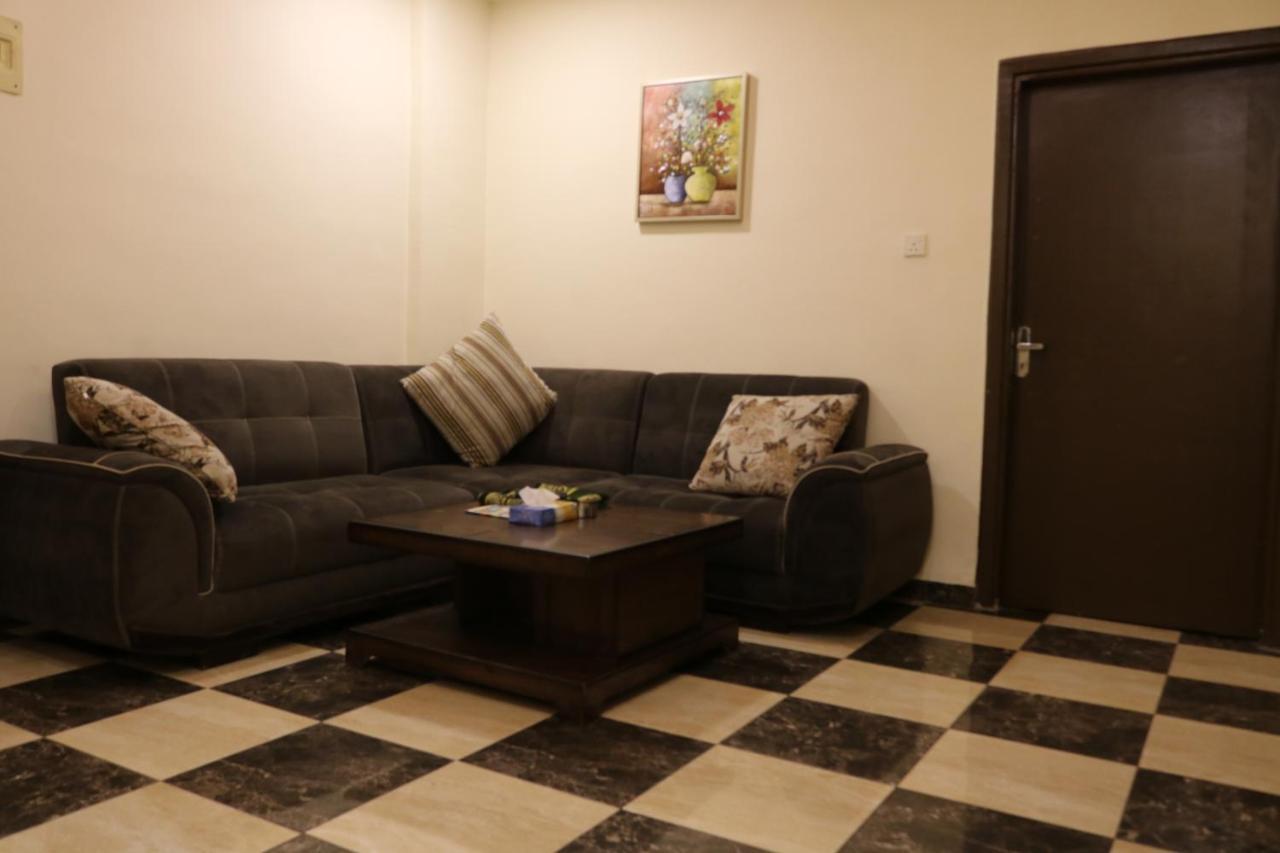 Al Riyati Hotel Apartments Áqaba Habitación foto
